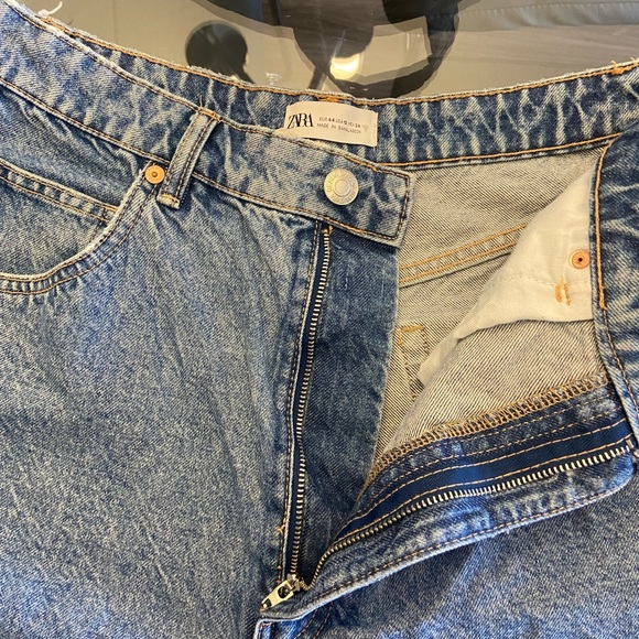 ZARA mom jeans shorts, size 12 - Picture 3 of 6